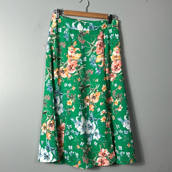 LOFT Green Floral Print Holiday Flared Skirt size 2 - Picture 4 of 9